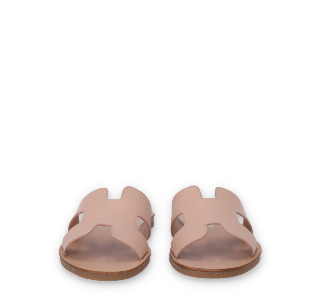 Chinelo Tabita 2989903