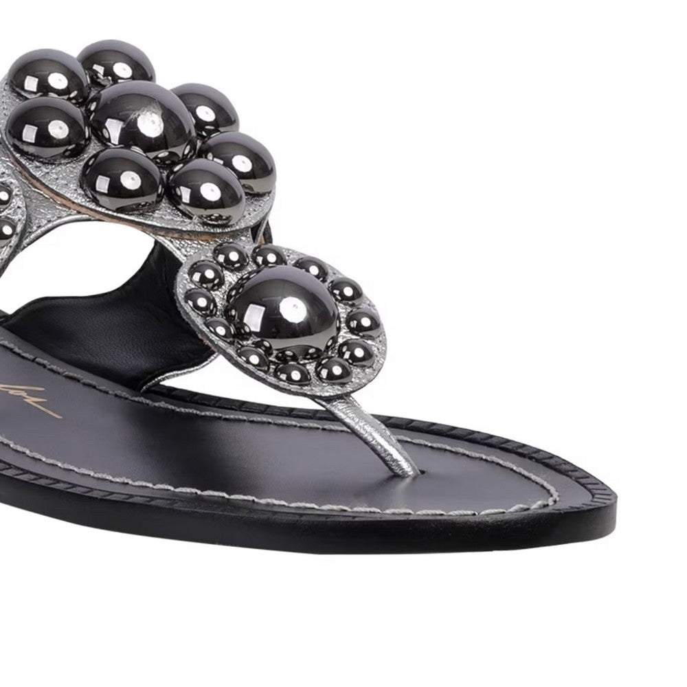 Chinelo Luiza Barcelos 13010040