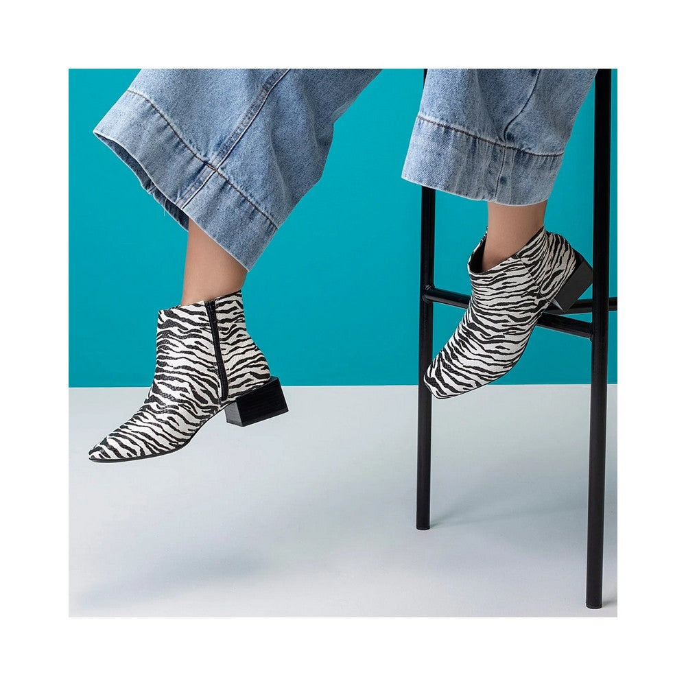 Bota Couro Zebra Cano Curto Tabita 11413362