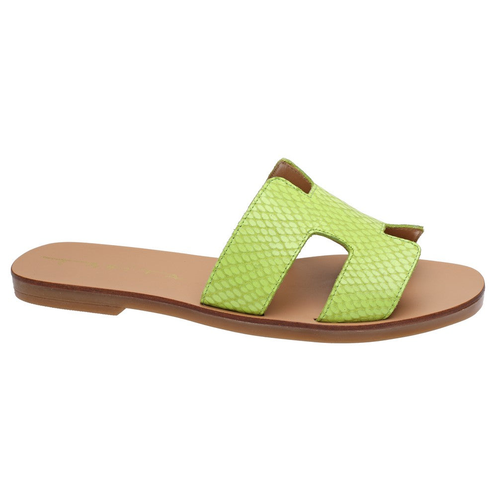 Chinelo Tabita 2989903