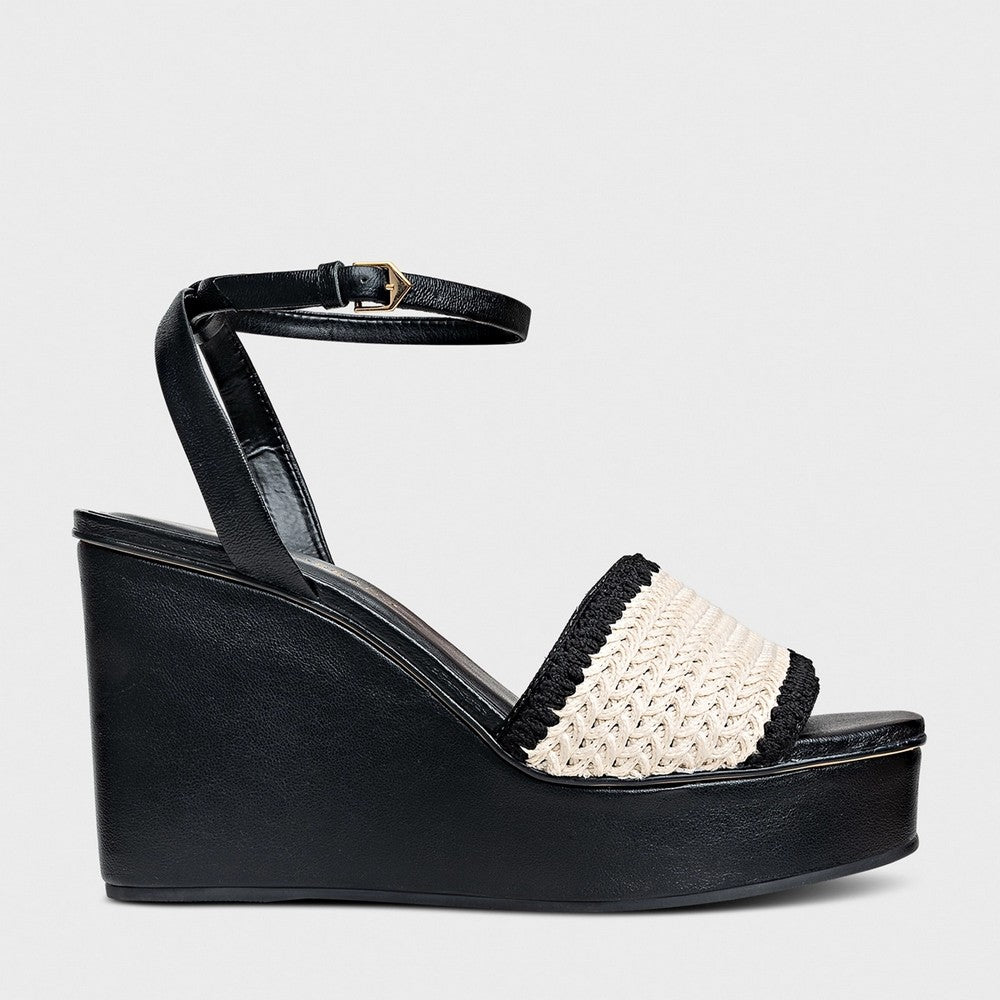 Sandália Anabela Bicolor Crochet e Couro Carrano 154113