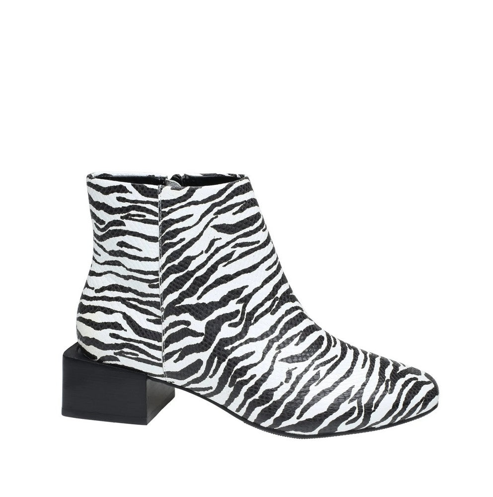 Bota Couro Zebra Cano Curto Tabita 11413362